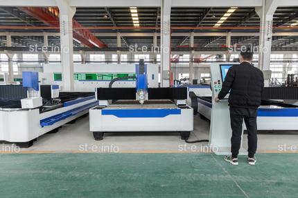 ЛАЗЕРНЫЙ СТАНОК ДЛЯ РЕЗКИ МЕТАЛЛА ST-6020R (6000*2000мм) 2kWt RAYCUS - st-e.info - Волжского